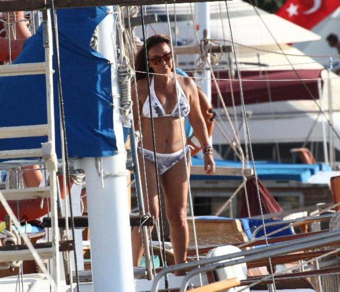 Gamzeli güzel Bahar Öztan yıllara meydan okuyor