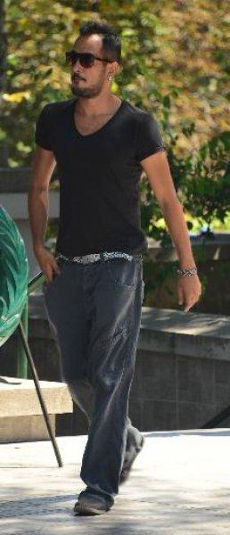 Gülse Birsel annesini son yolculuğuna uğurladı