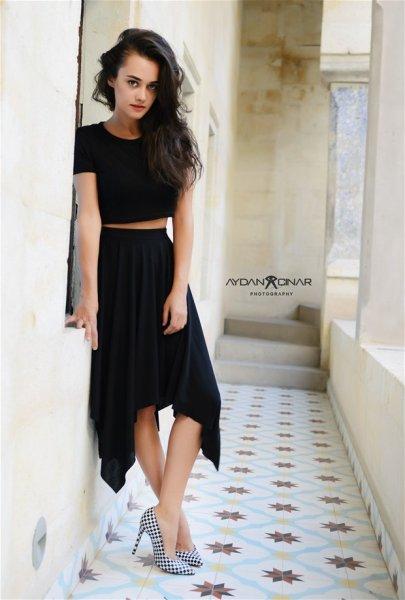 Yılanların Öcü’nün iki güzeli iyi anlaşıyor 