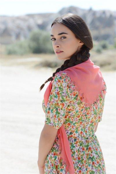 Yılanların Öcü’nün iki güzeli iyi anlaşıyor 