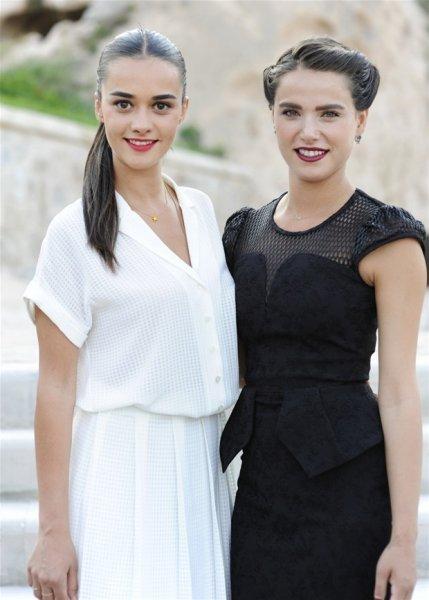 Yılanların Öcü’nün iki güzeli iyi anlaşıyor 