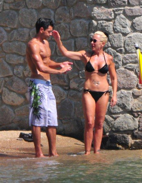 Billur Kalkavan'dan genç sevgiliye yoğun ilgi 