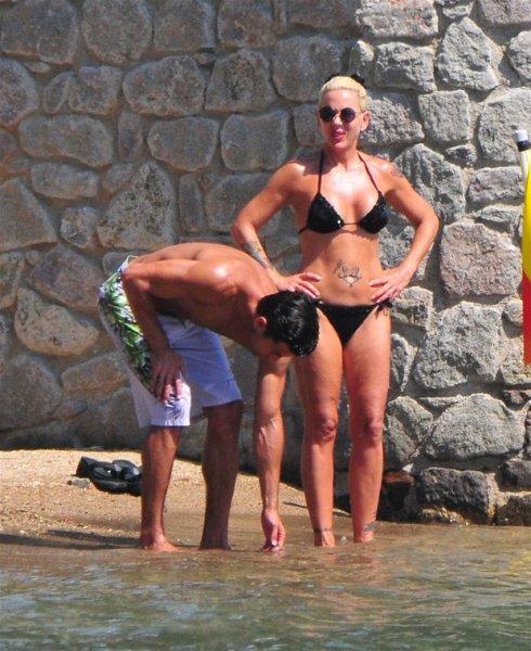 Billur Kalkavan'dan genç sevgiliye yoğun ilgi 