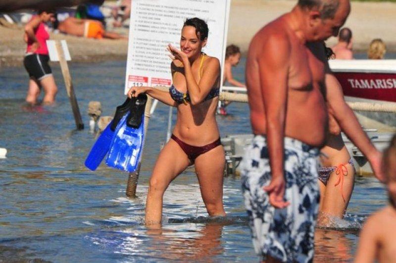 Yaza damgasını vuran bikinili ünlüler