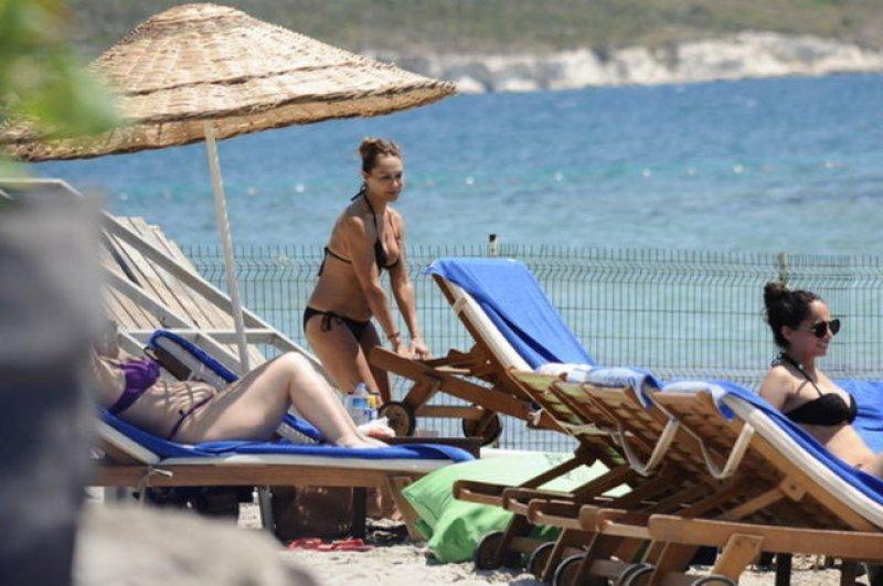 Yaza damgasını vuran bikinili ünlüler