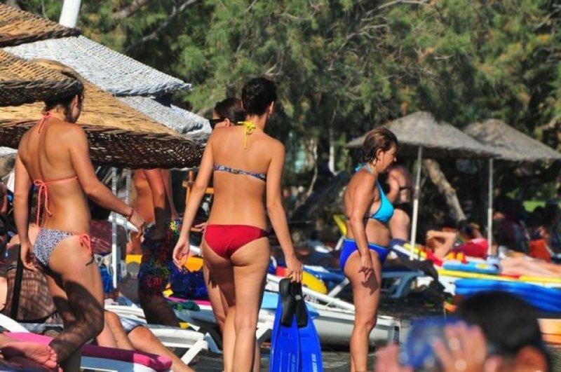 Yaza damgasını vuran bikinili ünlüler