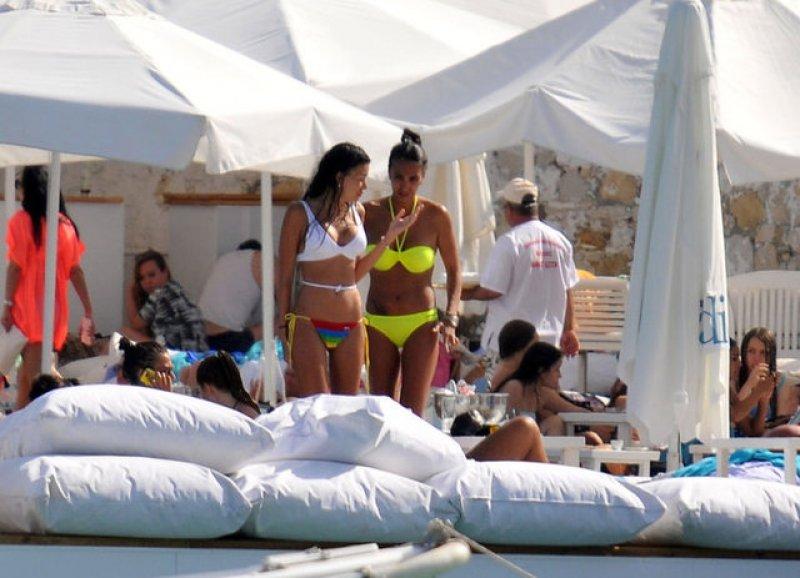 Yaza damgasını vuran bikinili ünlüler