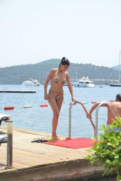 Yaza damgasını vuran bikinili ünlüler