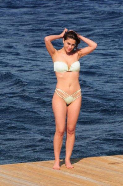 Yaza damgasını vuran bikinili ünlüler