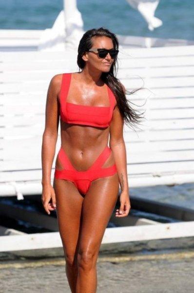 Yaza damgasını vuran bikinili ünlüler