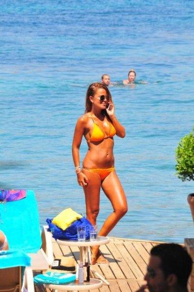 Yaza damgasını vuran bikinili ünlüler