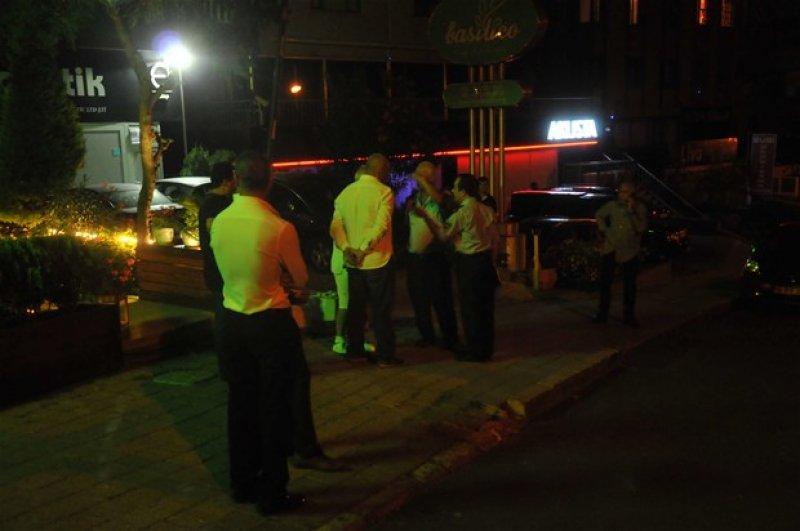 Pınar Altuğ'a doğum günü partisinde zabıta baskını