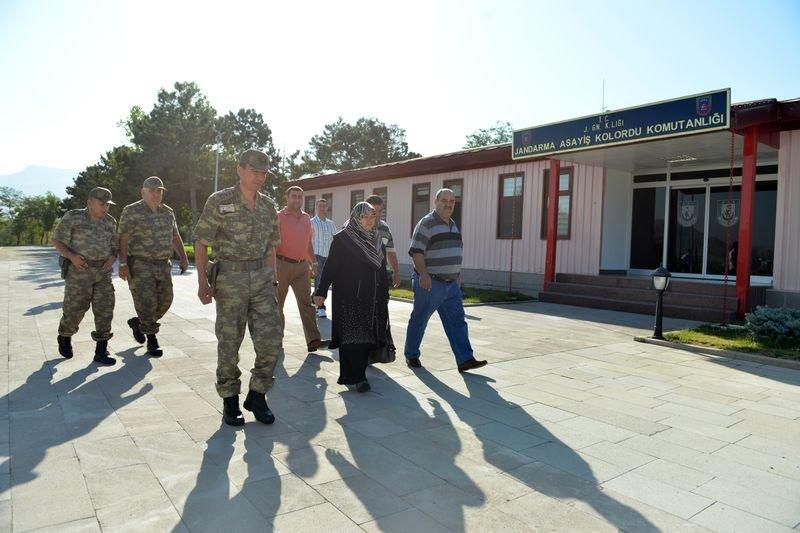 Hakkari'de oğlunun şehit olduğu yerden barış mesajı