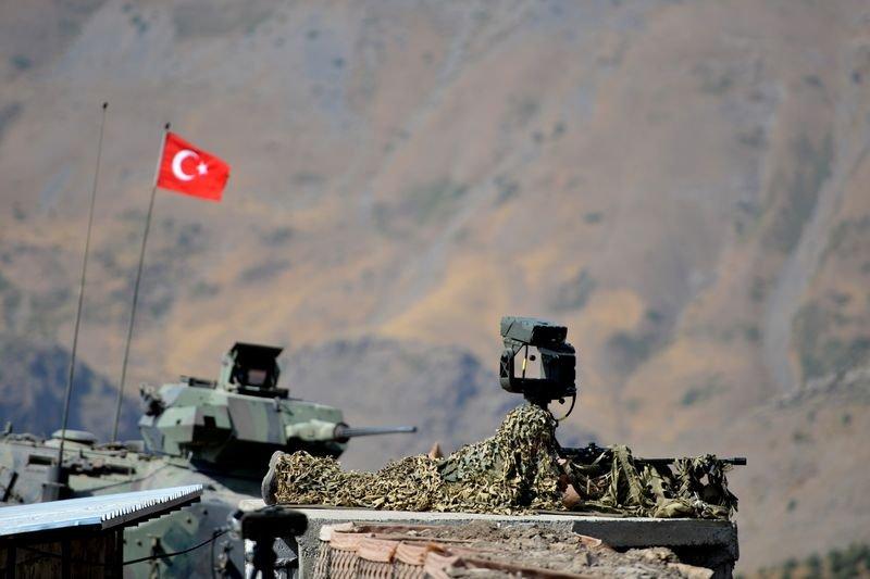 Hakkari'de oğlunun şehit olduğu yerden barış mesajı