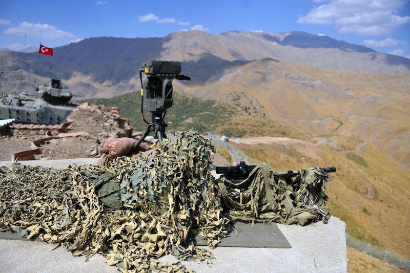 Hakkari'de oğlunun şehit olduğu yerden barış mesajı