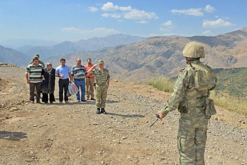 Hakkari'de oğlunun şehit olduğu yerden barış mesajı