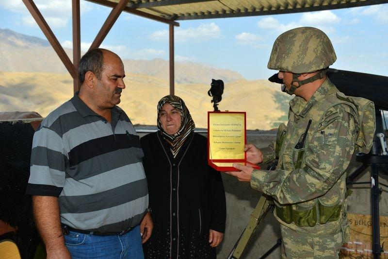 Hakkari'de oğlunun şehit olduğu yerden barış mesajı
