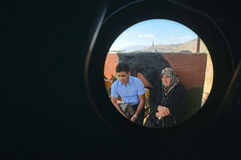 Hakkari'de oğlunun şehit olduğu yerden barış mesajı