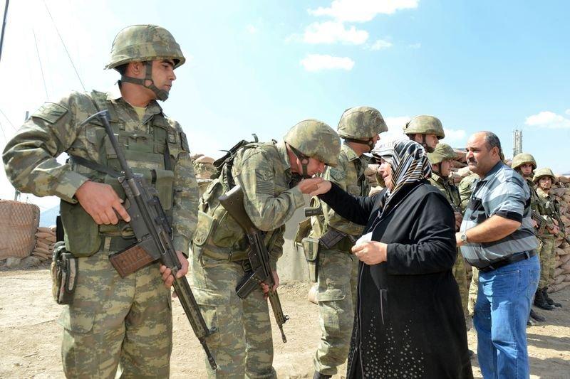 Hakkari'de oğlunun şehit olduğu yerden barış mesajı