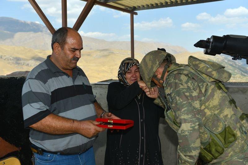 Hakkari'de oğlunun şehit olduğu yerden barış mesajı