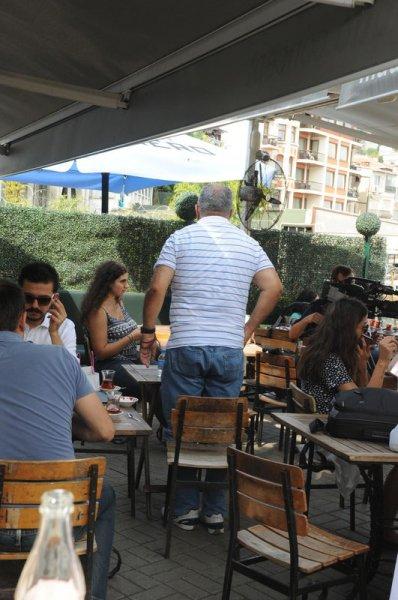 Arap turist Yasemin Allen'i çıldırttı: Bacaklarıma bakma