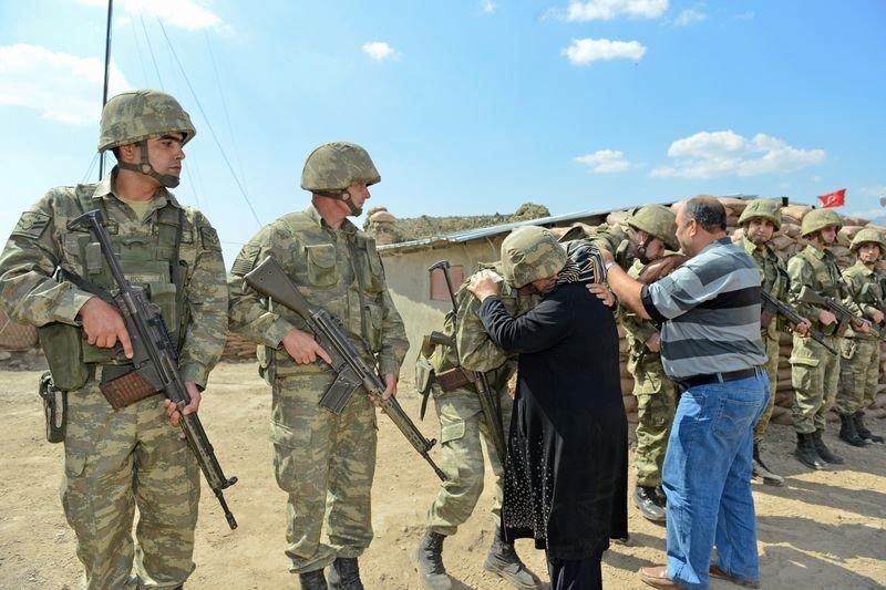 Hakkari'de oğlunun şehit olduğu yerden barış mesajı