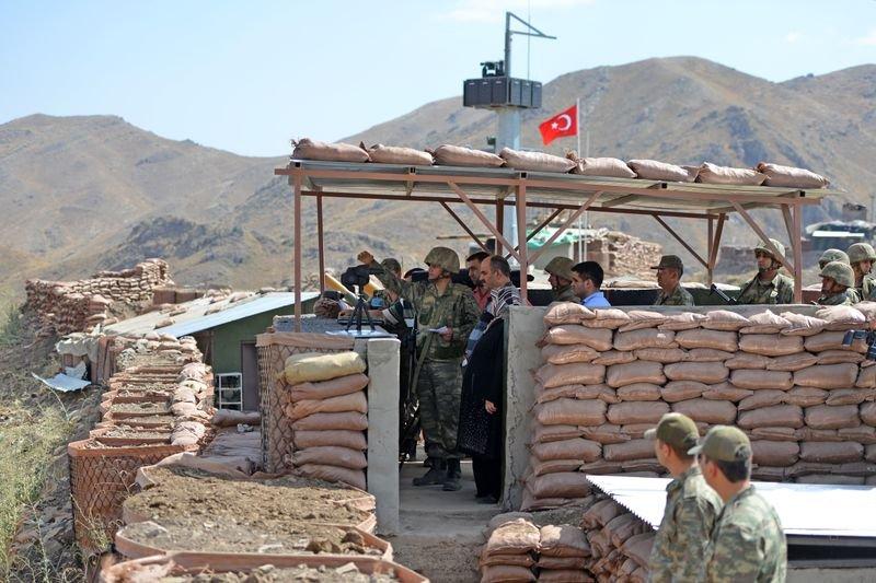 Hakkari'de oğlunun şehit olduğu yerden barış mesajı