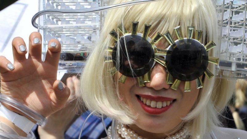 Lady Gaga hamama gitmek istiyor