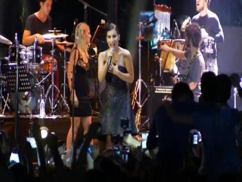 İrem Derici hayranlarını coşturdu