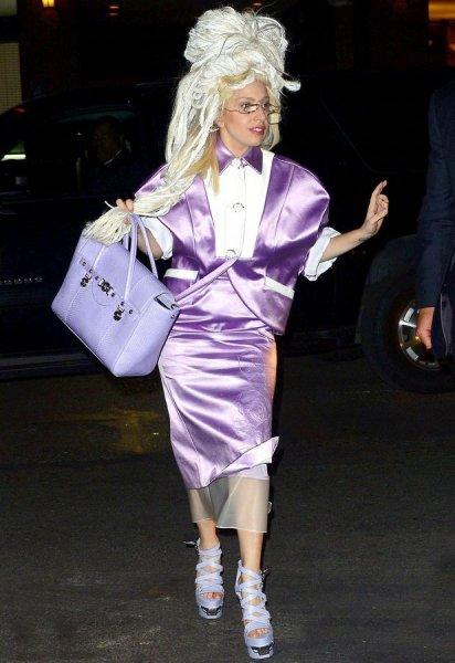 Lady Gaga hamama gitmek istiyor