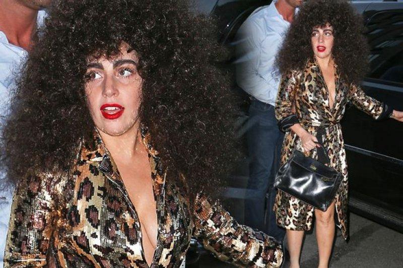 Lady Gaga hamama gitmek istiyor
