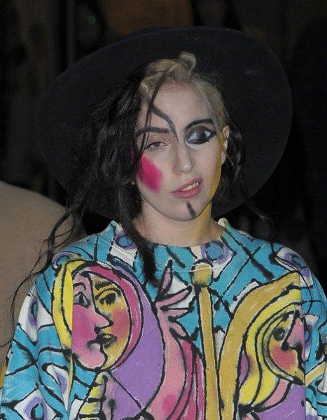 Lady Gaga hamama gitmek istiyor