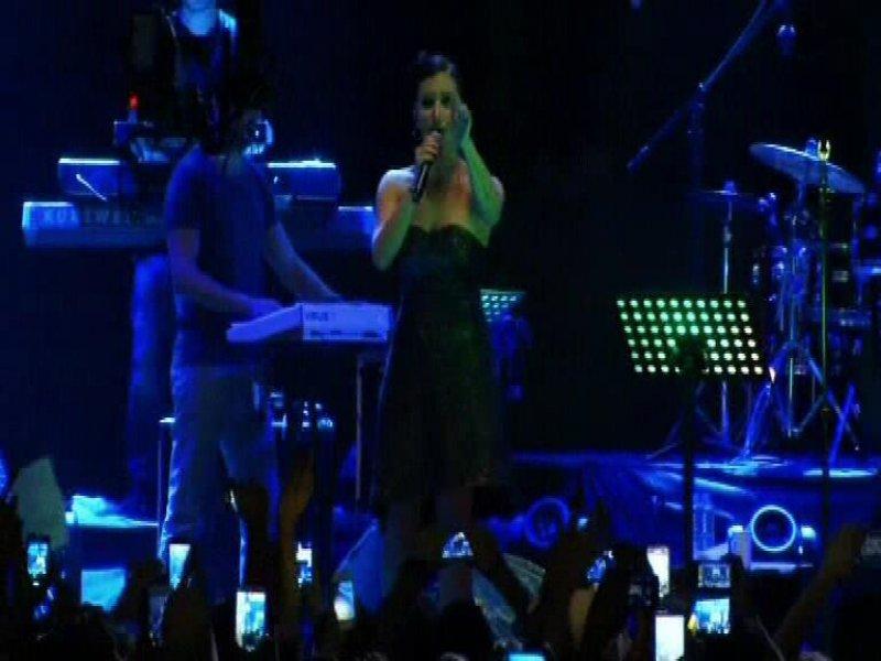 İrem Derici hayranlarını coşturdu