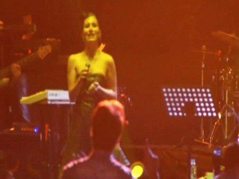 İrem Derici hayranlarını coşturdu