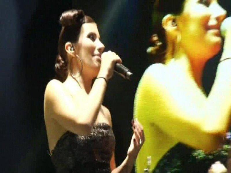 İrem Derici hayranlarını coşturdu