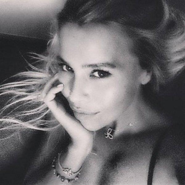 Ümit Erdim sevgilisiyle el ele