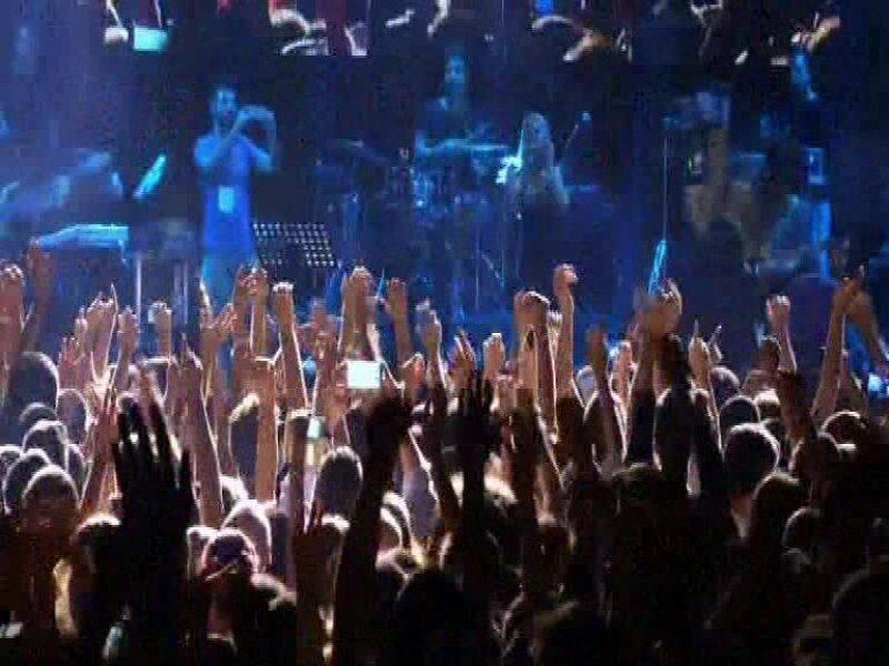 İrem Derici hayranlarını coşturdu