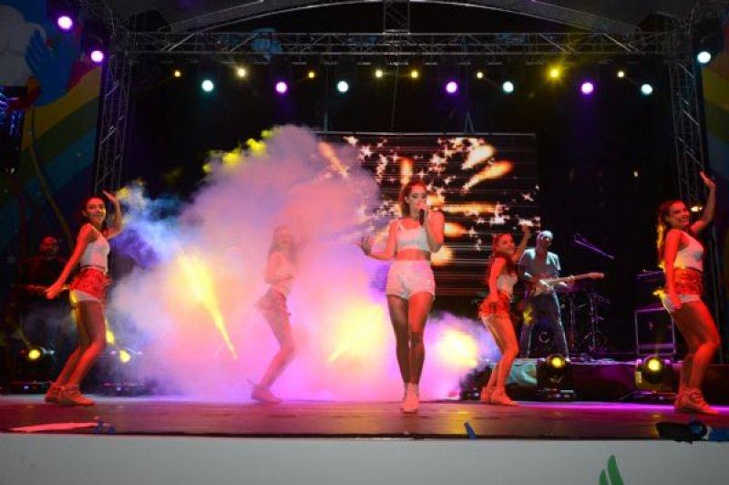 Atiye'den yüksek tempolu konser