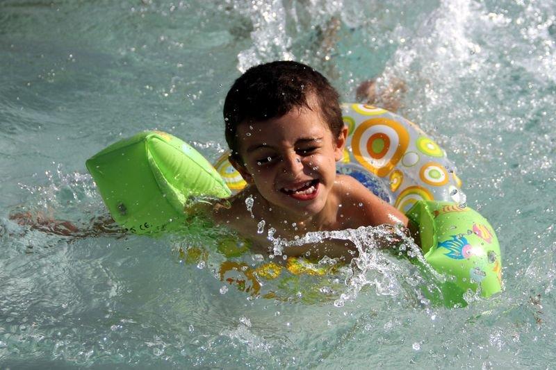 Keban Baraj Gölü'nde havuz keyfi