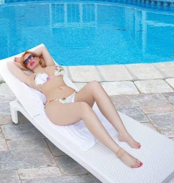 Kedicikler bikinili poz verdi 