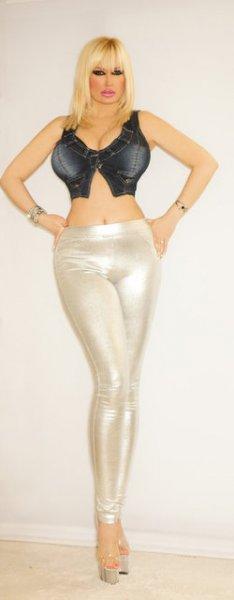 Kedicikler bikinili poz verdi 