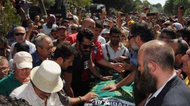 Tuncel Kurtiz'in mezarından şaşırtan görüntü