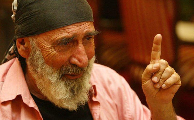 Tuncel Kurtiz'in mezarından şaşırtan görüntü