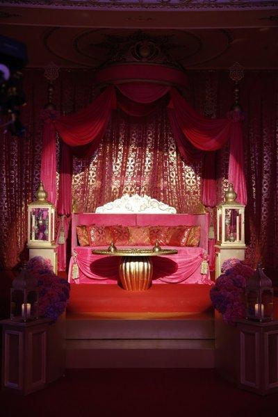 Saray düğünü gibi kına gecesi