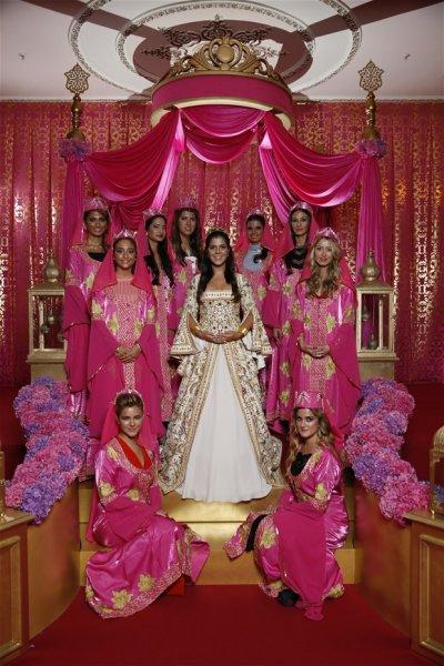 Saray düğünü gibi kına gecesi