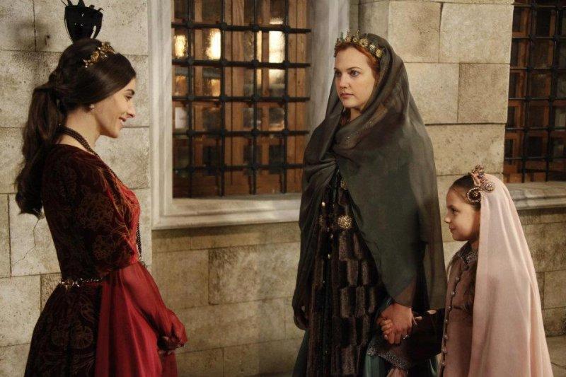Hürrem Sultan'dan Pelin'e annelik öğütleri