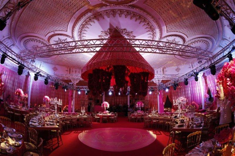 Saray düğünü gibi kına gecesi