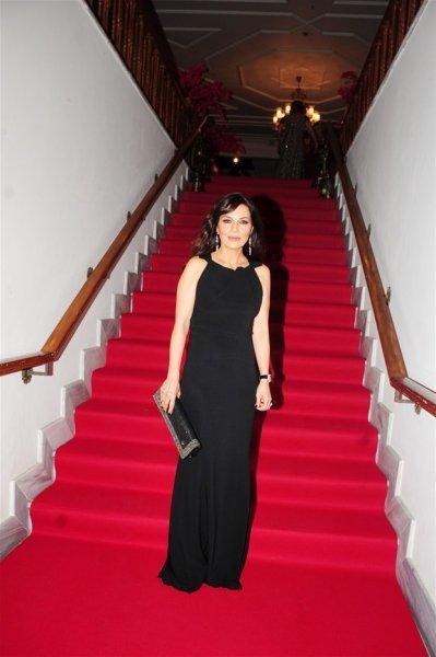 Saray düğünü gibi kına gecesi