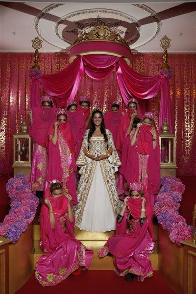 Saray düğünü gibi kına gecesi