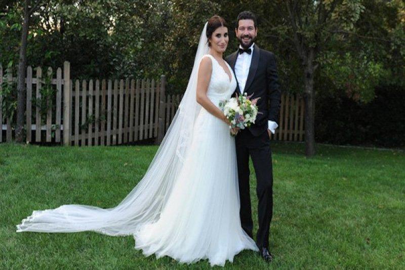 İrem Derici Rıza Esendemir'le evlendi